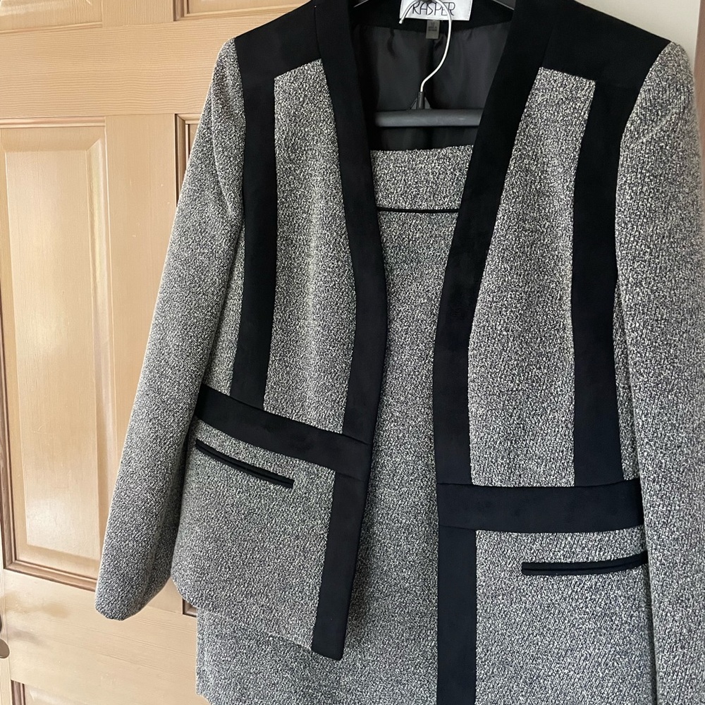 Kasper Suit